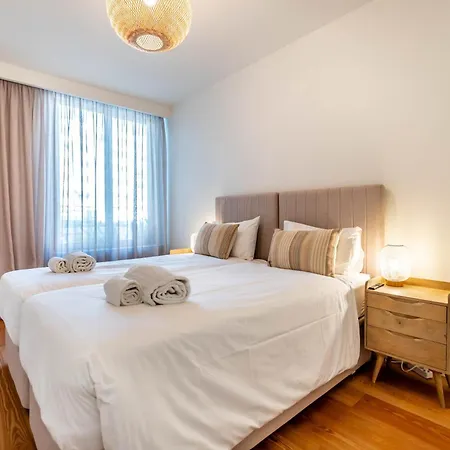 Beachfront Garden & - Indoor And Outdoor Pool