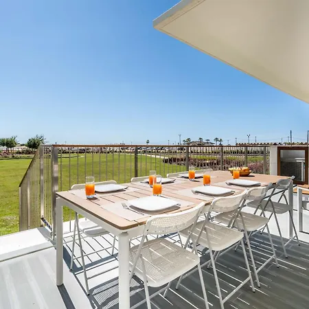 Beachfront Garden & - Indoor And Outdoor Pool