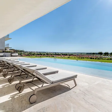 아파트 Beachfront Garden & - Indoor And Outdoor Pool