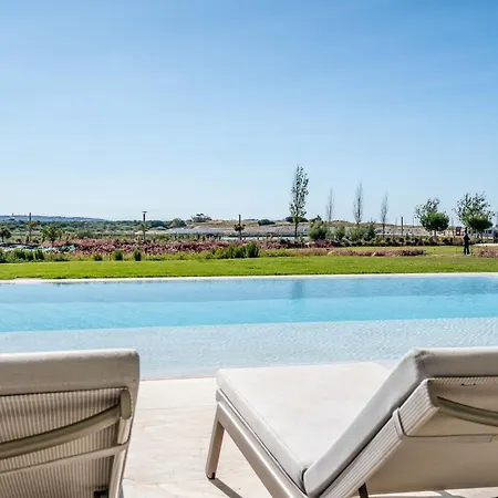 Beachfront Garden & - Indoor And Outdoor Pool *