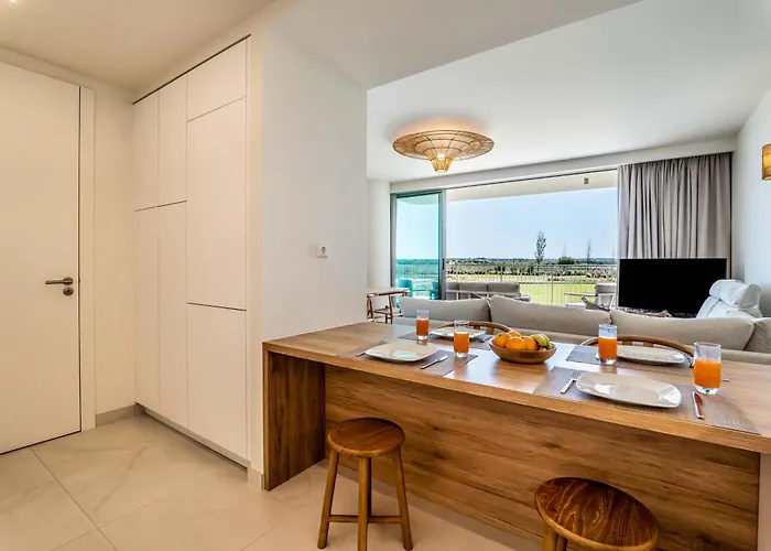 Beachfront Garden & - Indoor And Outdoor Pool Διαμέρισμα Armação de Pêra