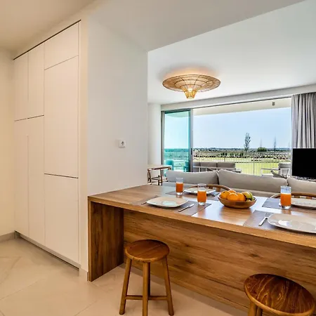 Beachfront Garden & - Indoor And Outdoor Pool شقة Armação de Pêra