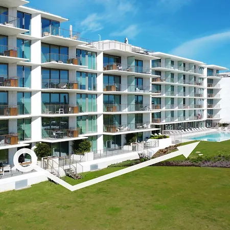 Beachfront Garden & - Indoor And Outdoor Pool شقة